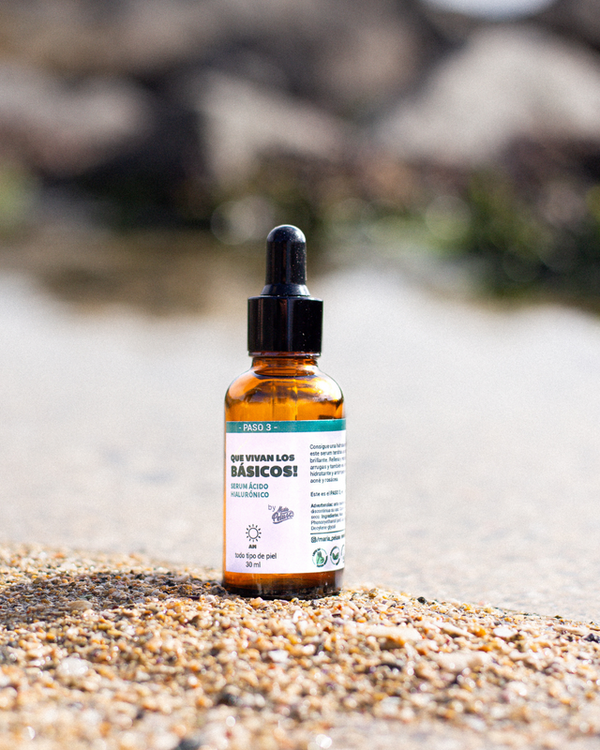 Serum de ácido hialurónico uno de los ingredientes más poderosos para una hidratación profunda. Obtendrás una tez más suave y brillante. Rellena y retarda la aparición de arrugas y es un excelente hidratante y antirrojeces en pieles con acné y rosácea.
