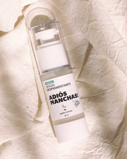 Serum despigmentante noche, retinol vegano liposomado, compatible vitamina C liposomada.